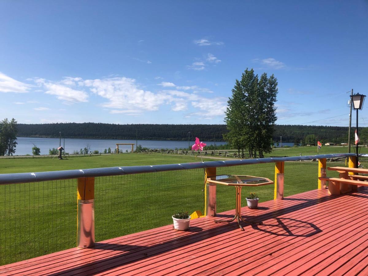 Cariboo Log Guest House Lac La Hache Exteriér fotografie