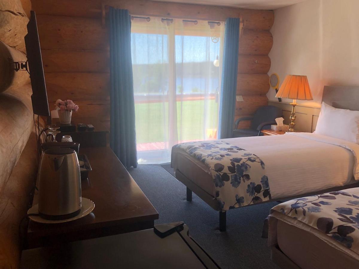 Cariboo Log Guest House Lac La Hache Exteriér fotografie