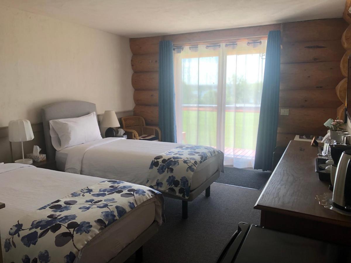 Cariboo Log Guest House Lac La Hache Exteriér fotografie