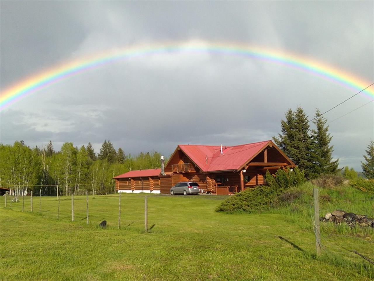 Cariboo Log Guest House Lac La Hache Exteriér fotografie